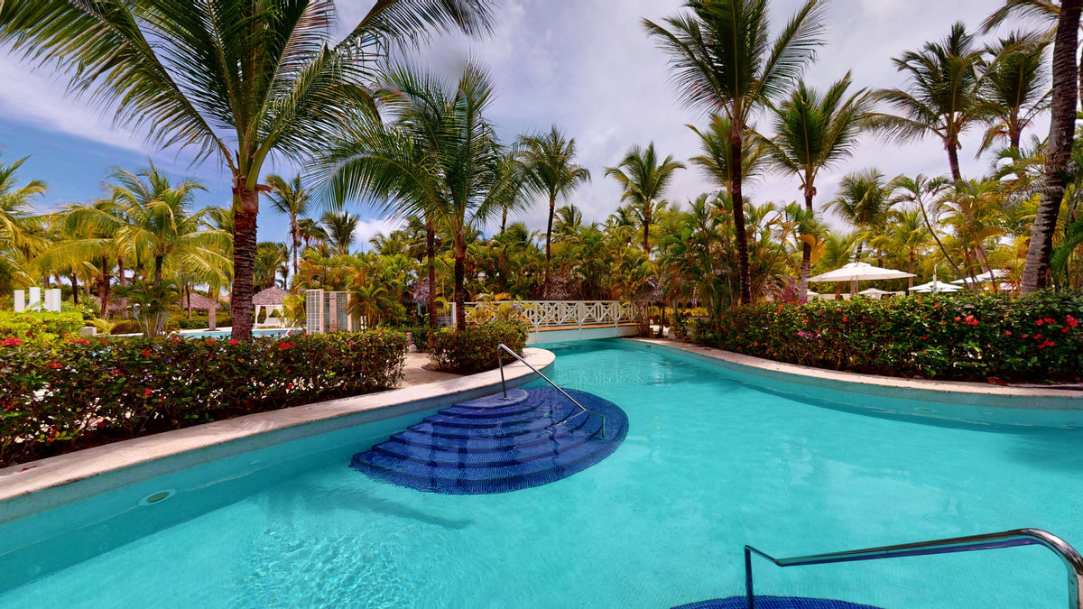 ZEL SWIM-UP SUITE - Gallery 4