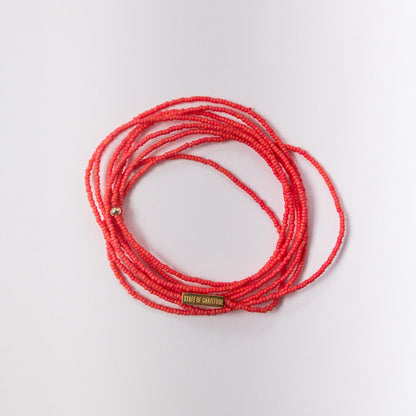 Pulsera de gratitud de coral